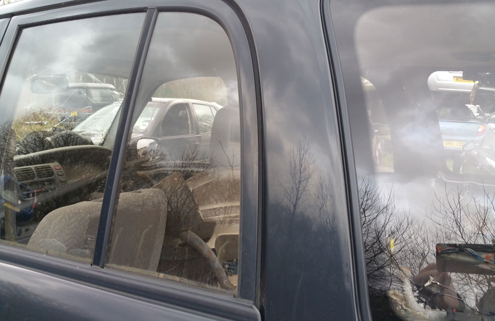 Suzuki Grand Vitara TD Quarter Window Glass Passengers Rear Door